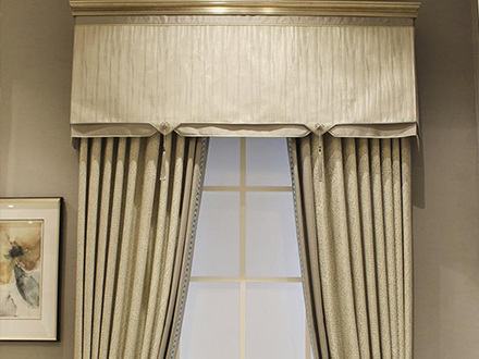  海口布斯窗帘店上门安装曲线造型与矮而宽的窗户窗帘经验(图1)