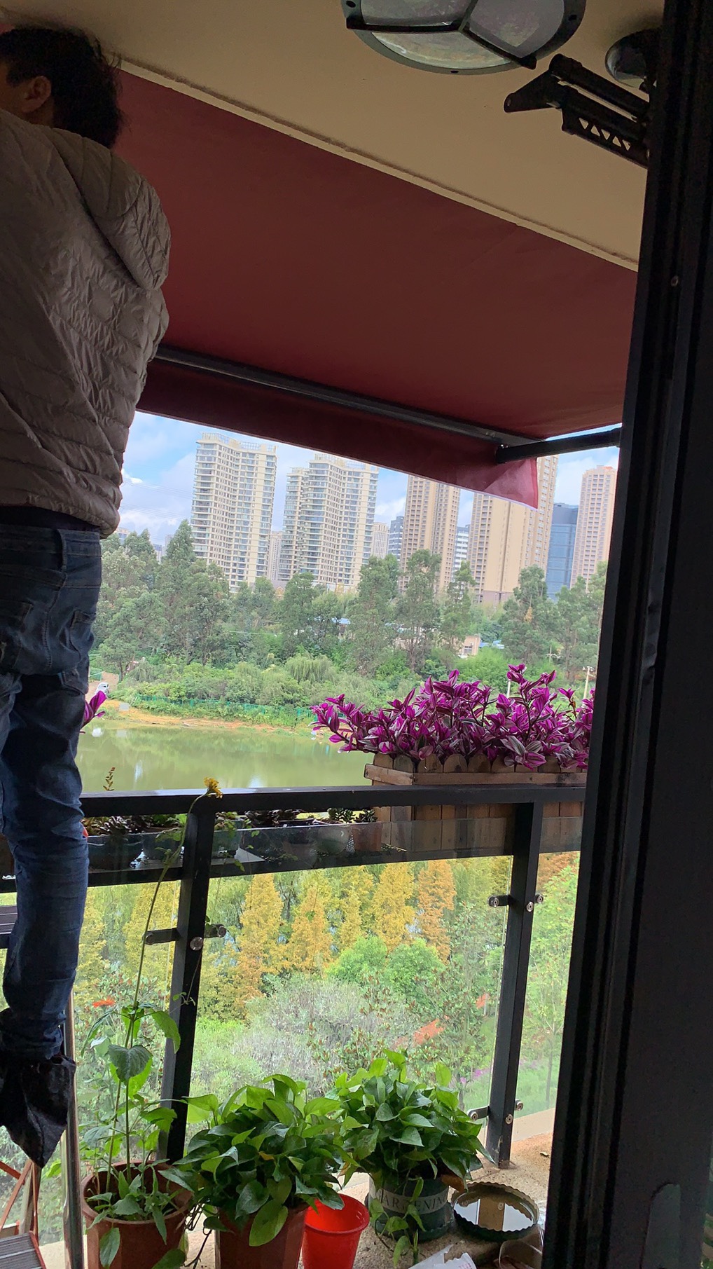 澄迈高级别墅折叠遮雨棚安装_海南布斯遮阳(图4)
